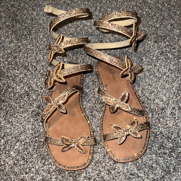 Link Other - Elegant Butterfly Embellished Sandals